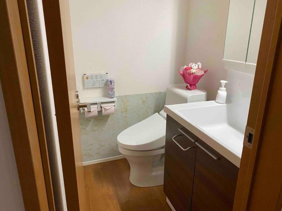 Apartment 5ldk3toilets: 最近の駅6分・スカイツリー電車1分・浅草電車4分・nrt電車60分 Tokyo