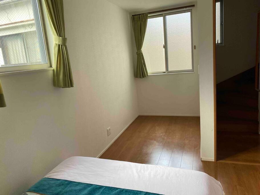 Apartment 5ldk3toilets: 最近の駅6分・スカイツリー電車1分・浅草電車4分・nrt電車60分 *